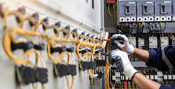 Professional Electrician technician working in Pembroke Pines, FL